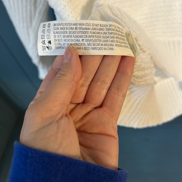 Forever 21 White Oversized Knit Sweater | Size Medium - Picture 4 of 7